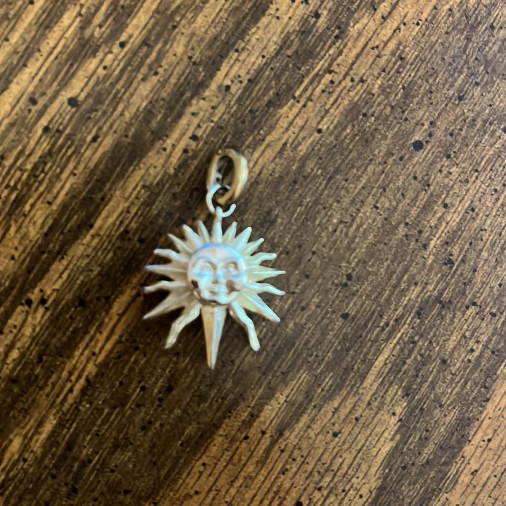 NWOT Sunshine pendant. Sterling silver plated. - Picture 2 of 4